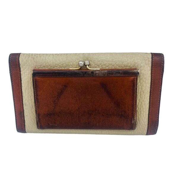 VINTAGE Dooney & Bourke Pebbled Ivory Leather With Tan Trim Classic Wallet Duck - Picture 3 of 9